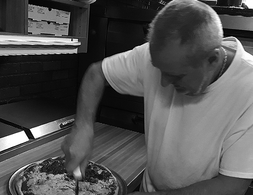 Luigi's Pizza Naples FL Pepperoni Pizza Best Pizza in Naples 2023 Winner NDN Carlo Iantosca Master Pizza Maker